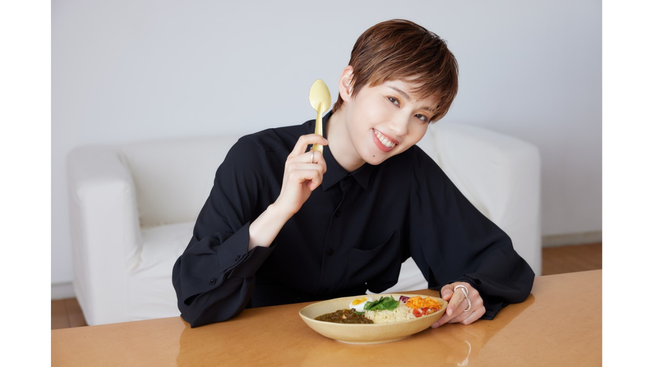 元雪組トップスター・彩風咲奈さん本格始動 。抜群のスタイルをキープする自炊事情とは？【食のトビラ】