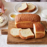 「ミニ食パン」を焼くには、パウンド型がちょうどいい。