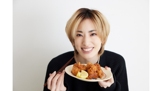元宝塚歌劇団 花組トップスター・柚香光さん「No.1のから揚げは全部がうまくいった自作の揚げたて!」【食のトビラ】