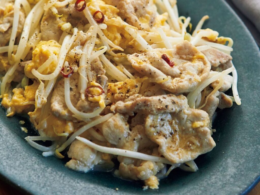 高タンパク・低脂質しかも低カロなのにボリューム満点！『豚肉ともやしのぺぺたま風』