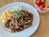 フライパンひとつで作るポークライスに日清アマニ油をプラス！気軽に続けられるオイル生活