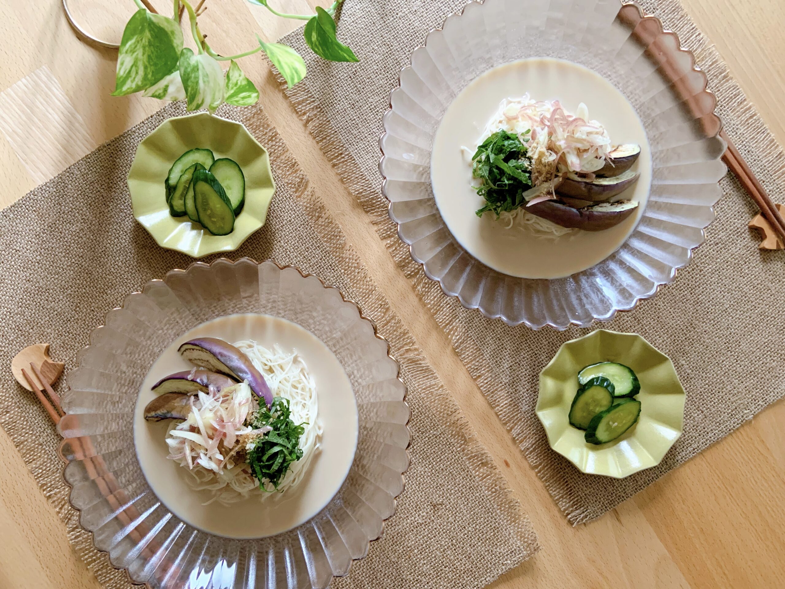 簡単まろやか、夏にぴったり!豆乳ぶっかけそうめん盛り付け例