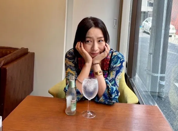 今や【日焼け止め大好き女優】酒井若菜、愛用の日焼け止め8選。これで全方位完璧！