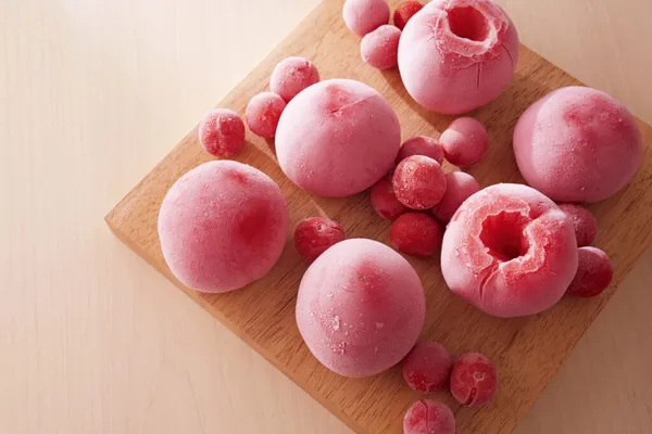 【トマトは丸ごと冷凍】できるって知ってた？ヒンヤリ絶品！冷凍トマトの食べ方アレンジ