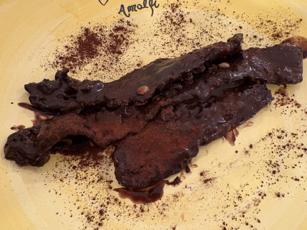 イタリア、アマルフィの茄子のデザートAubergine with chocolate、イタリア語だとMelanzane al cioccolato