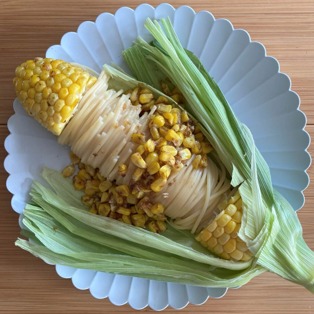 とうもろこし(コーン)を丸ごと使ったバター醤油味のコーンパスタ