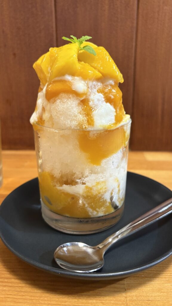 日野のa Lot cafe&barのマンゴーかき氷