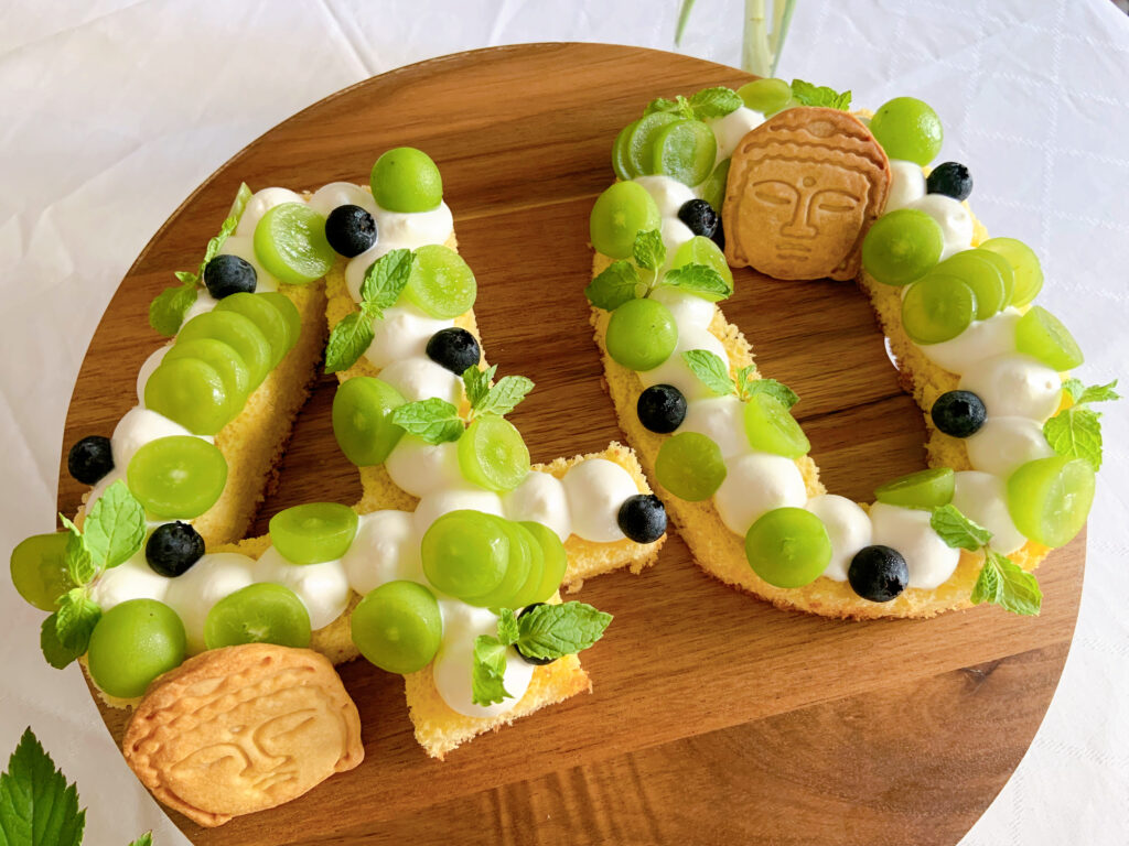 夫の40歳のお誕生日に作ったシャインマスカットのナンバーケーキ/とんぴー