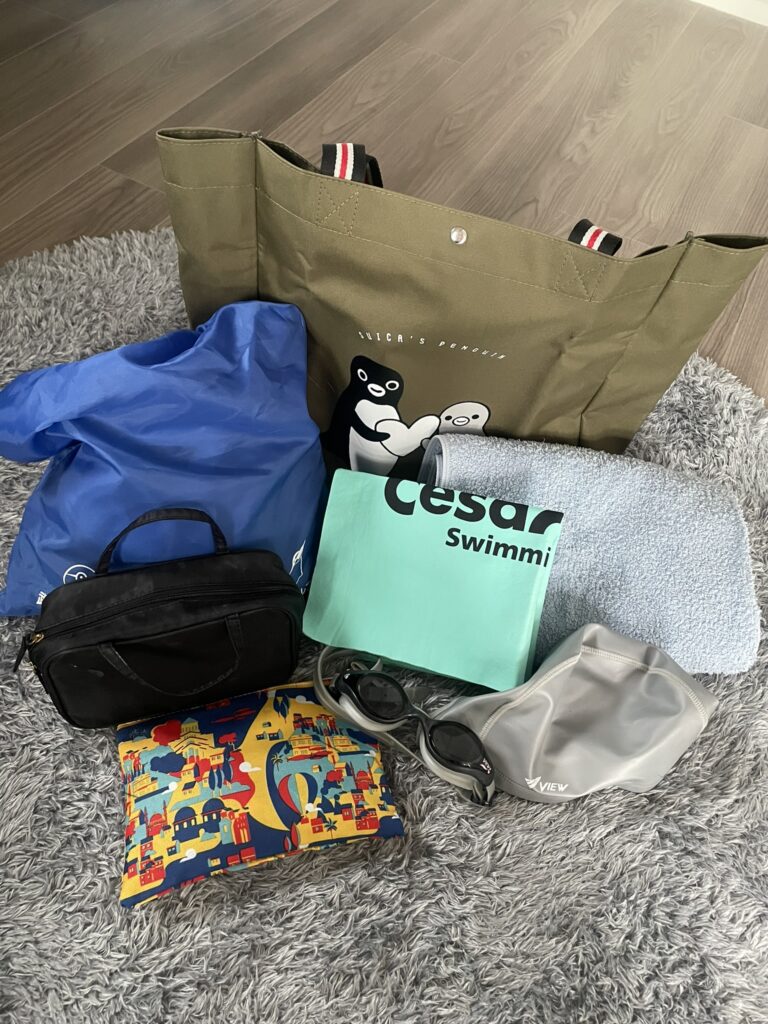 Suicaのペンギンバッグにプール用品