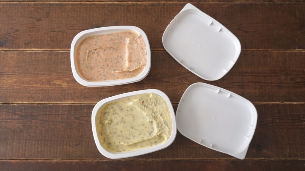 ドンキホーテのガーリックバター、ましまし塗るガーリックと、ましまし塗るガーリックたらこ入り。