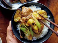 【行列店・菱田屋のレシピ公開】秋なすジュワッ、牛肉トロッな『オイスターソース炒め』